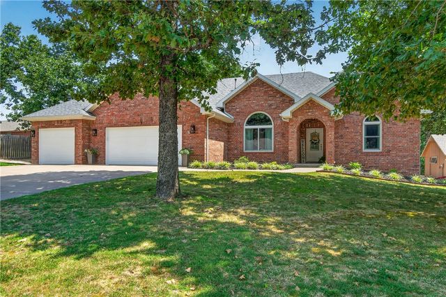 3 Ettington Drive, Bella Vista, AR 72714