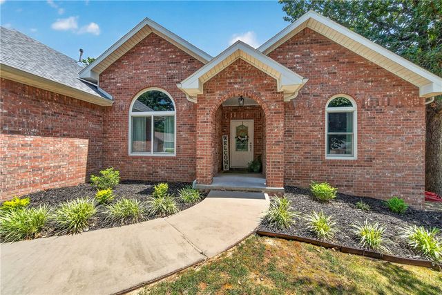 3 Ettington Drive, Bella Vista, AR 72714