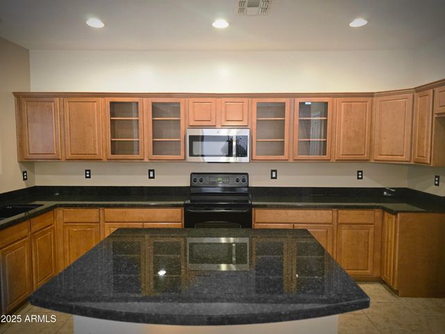 6905 S 9TH Avenue, Phoenix, AZ 85041