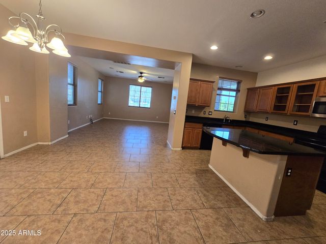 6905 S 9TH Avenue, Phoenix, AZ 85041