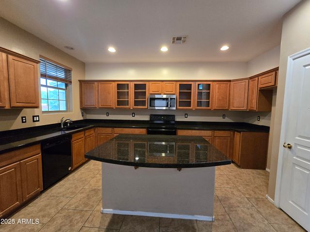 6905 S 9TH Avenue, Phoenix, AZ 85041