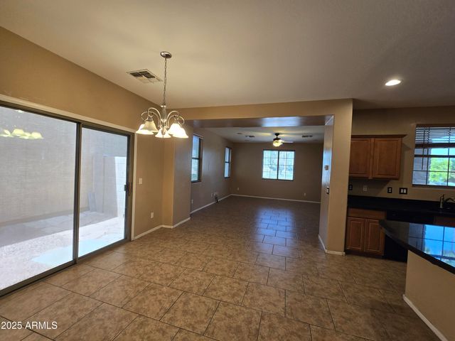 6905 S 9TH Avenue, Phoenix, AZ 85041