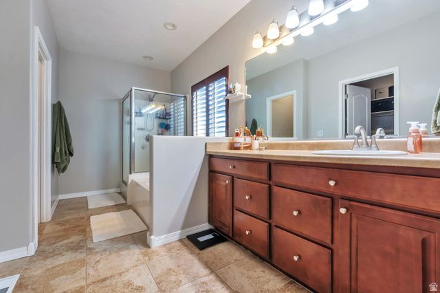 8256 S IMPERIAL OAK DR, West Jordan, UT 84081