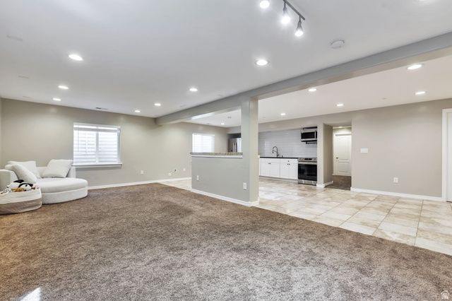 8256 S IMPERIAL OAK DR, West Jordan, UT 84081