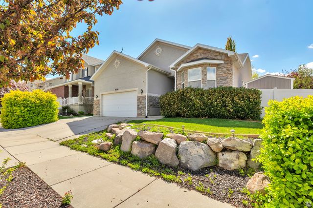 8256 S IMPERIAL OAK DR, West Jordan, UT 84081
