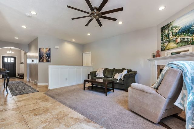 8256 S IMPERIAL OAK DR, West Jordan, UT 84081