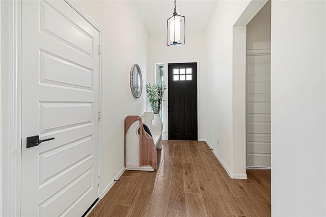 14818 Augusta Avenue, Mont Belvieu, TX 77523