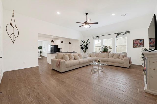 14818 Augusta Avenue, Mont Belvieu, TX 77523