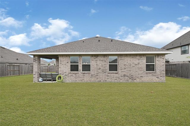14818 Augusta Avenue, Mont Belvieu, TX 77523