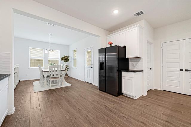 14818 Augusta Avenue, Mont Belvieu, TX 77523