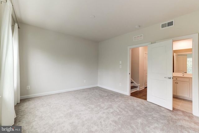 13036 HATTONTOWN SQ, Herndon, VA 20171