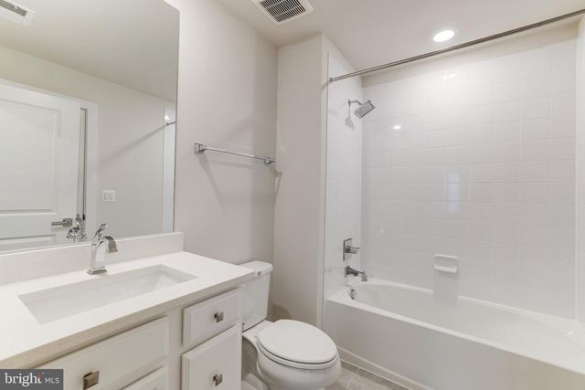 13036 HATTONTOWN SQ, Herndon, VA 20171