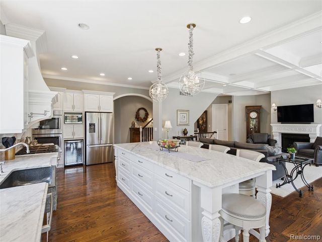 5313 Bristol Parke Circle, Clarkston, MI 48348