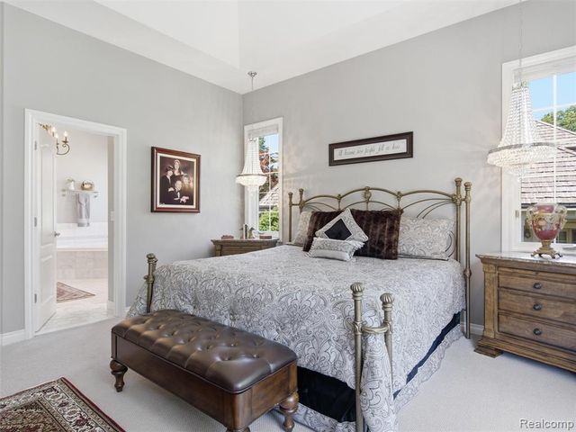 5313 Bristol Parke Circle, Clarkston, MI 48348