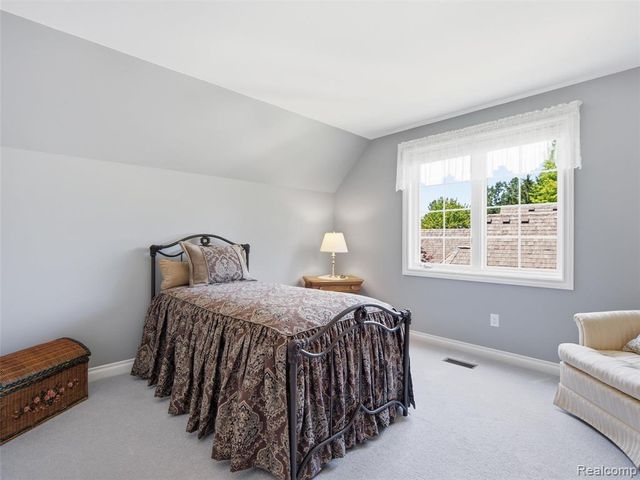 5313 Bristol Parke Circle, Clarkston, MI 48348