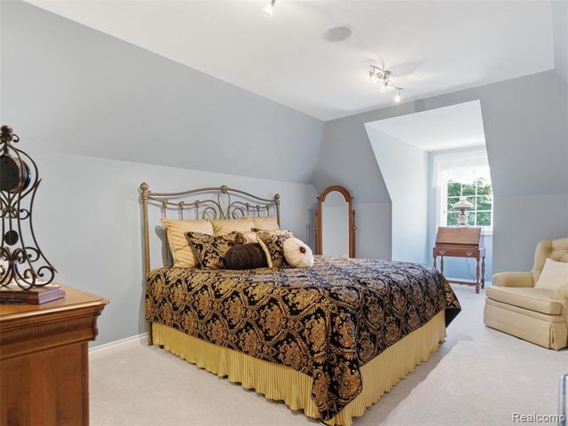 5313 Bristol Parke Circle, Clarkston, MI 48348