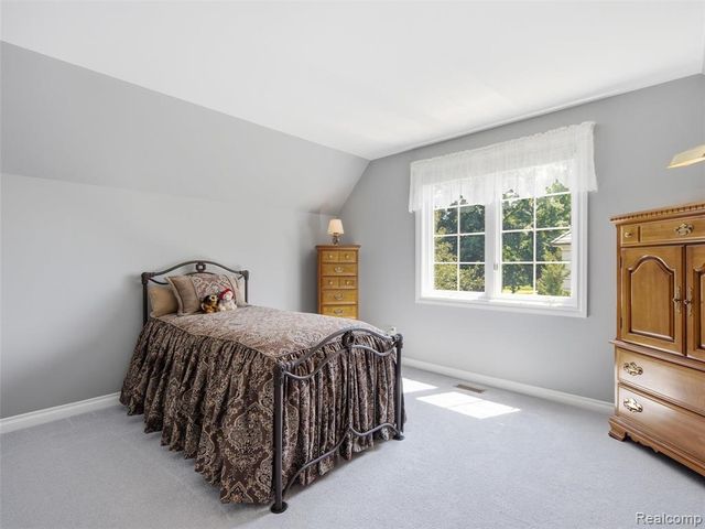 5313 Bristol Parke Circle, Clarkston, MI 48348