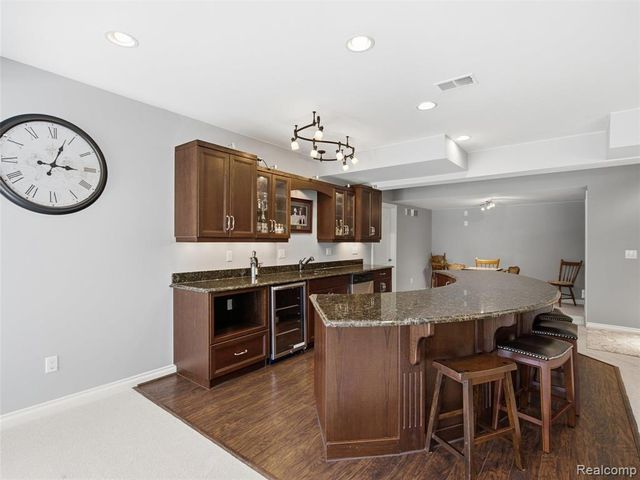 5313 Bristol Parke Circle, Clarkston, MI 48348