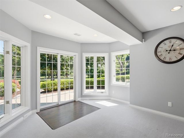 5313 Bristol Parke Circle, Clarkston, MI 48348