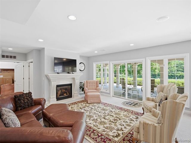 5313 Bristol Parke Circle, Clarkston, MI 48348