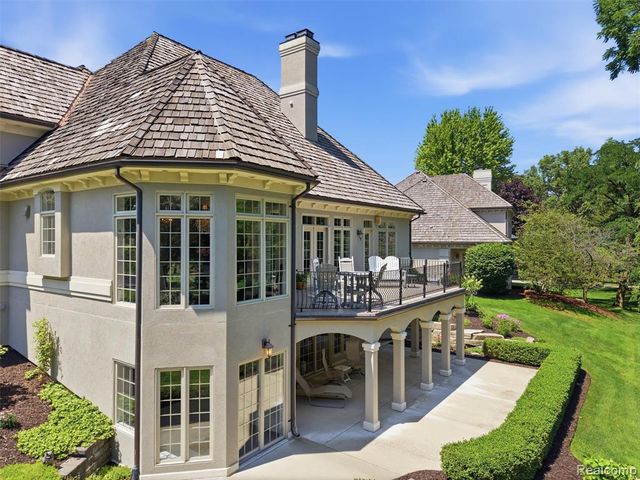 5313 Bristol Parke Circle, Clarkston, MI 48348