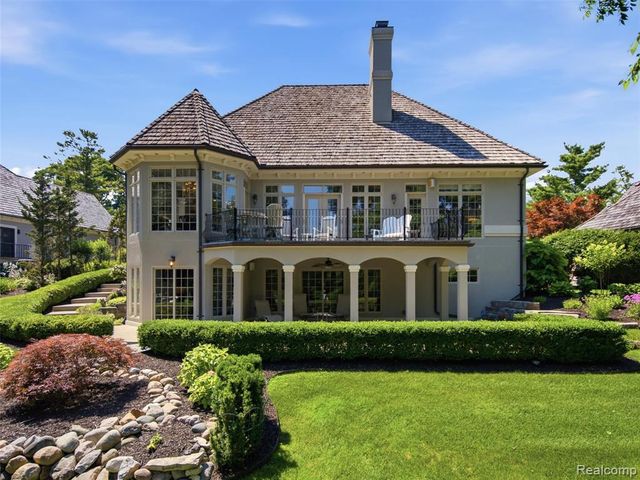 5313 Bristol Parke Circle, Clarkston, MI 48348