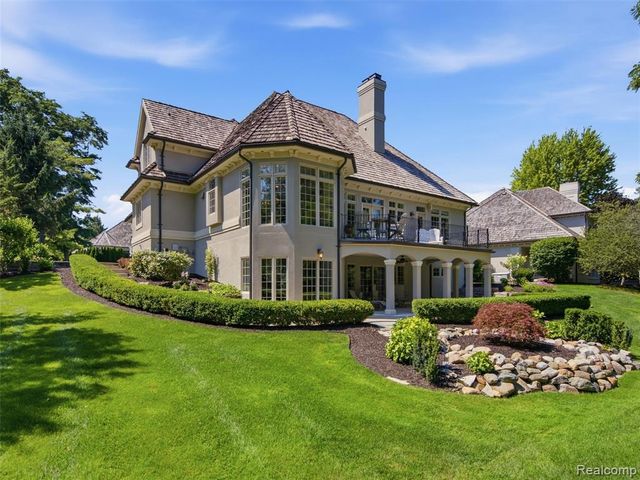 5313 Bristol Parke Circle, Clarkston, MI 48348