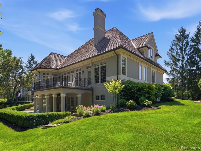 5313 Bristol Parke Circle, Clarkston, MI 48348