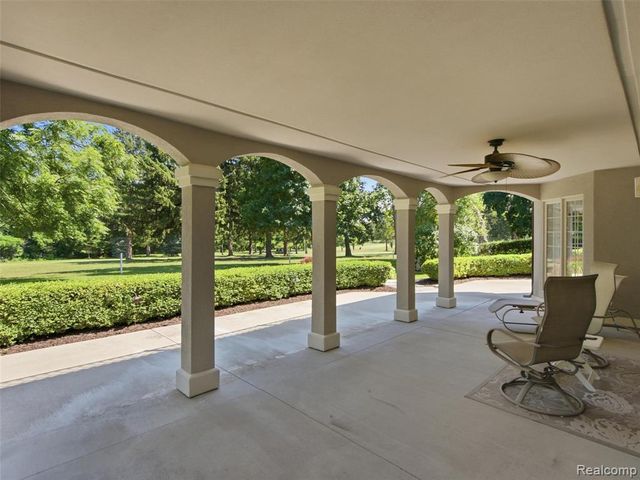 5313 Bristol Parke Circle, Clarkston, MI 48348