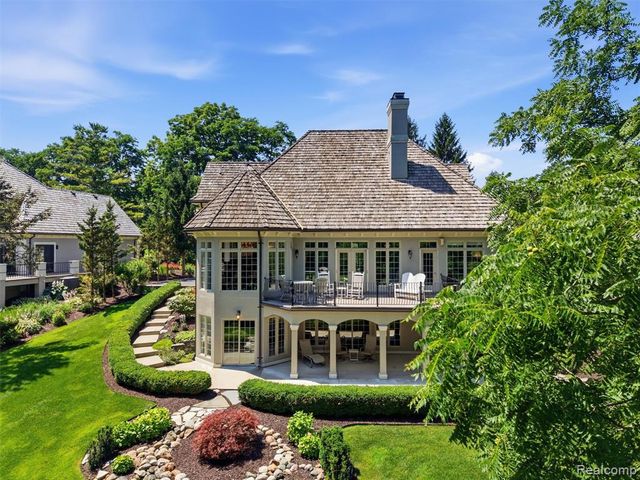 5313 Bristol Parke Circle, Clarkston, MI 48348
