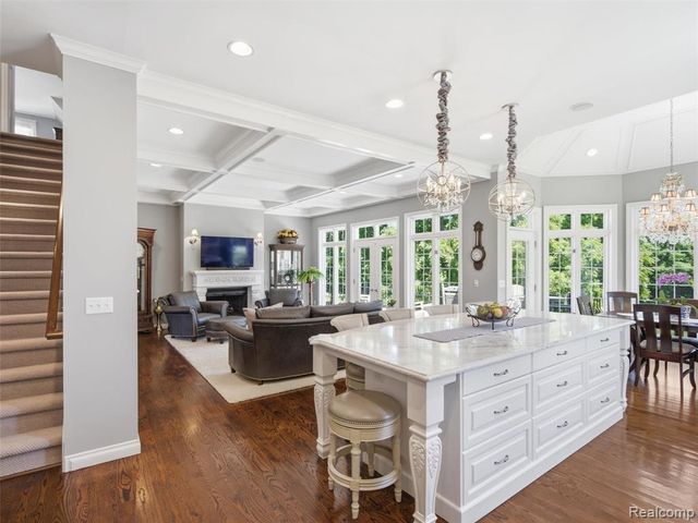 5313 Bristol Parke Circle, Clarkston, MI 48348