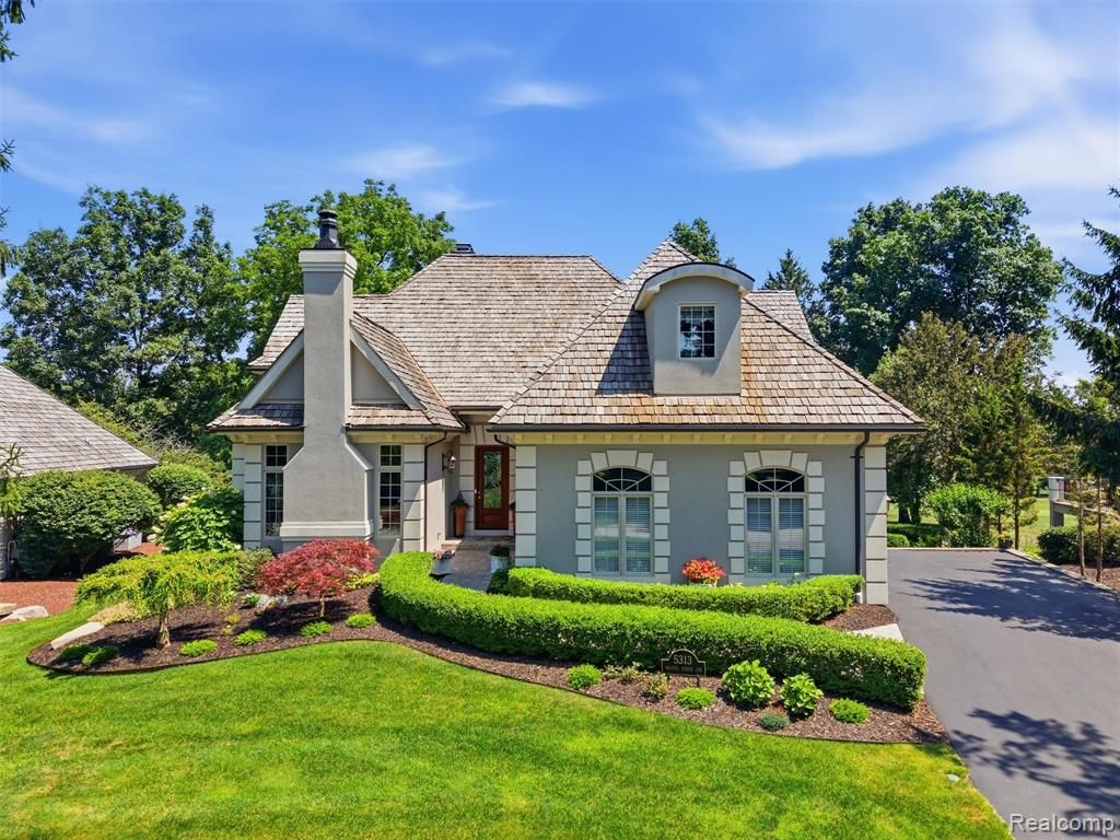 5313 Bristol Parke Circle, Clarkston, MI 48348