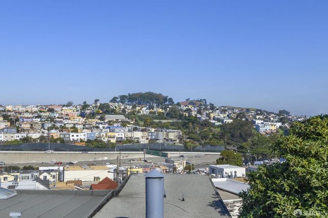 176 Gladstone Drive, San Francisco, CA 94112