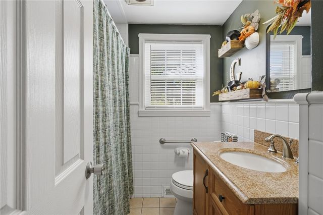 181 Long View Drive, Warwick, RI 02886