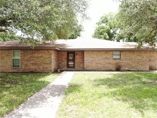 6605 US Highway 67 84, Bangs, TX 76823