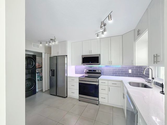 7875 Margate Boulevard 205, Margate, FL 33063