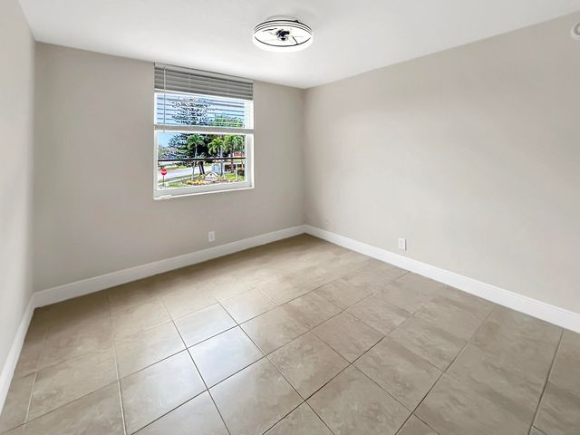 7875 Margate Boulevard 205, Margate, FL 33063