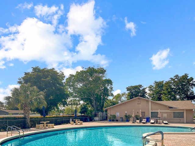 7875 Margate Boulevard 205, Margate, FL 33063