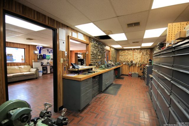 3723 West, San Antonio, TX 78213