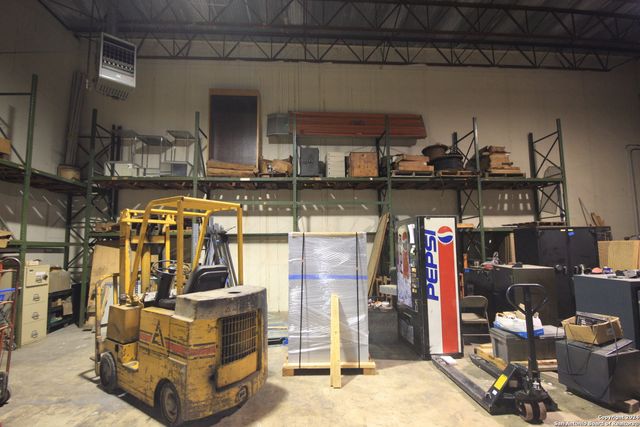 3723 West, San Antonio, TX 78213