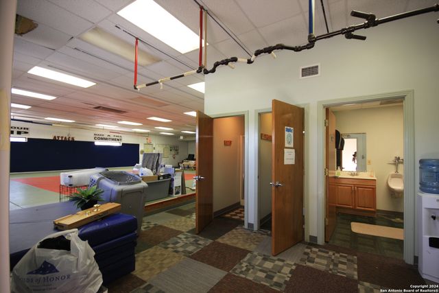 3723 West, San Antonio, TX 78213