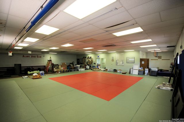 3723 West, San Antonio, TX 78213