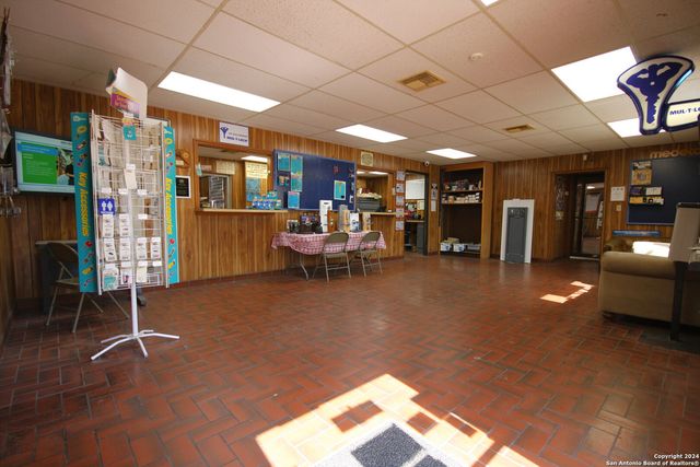 3723 West, San Antonio, TX 78213