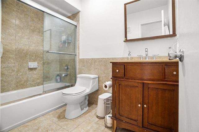 4605 SW 139th Ct 814, Miami, FL 33175