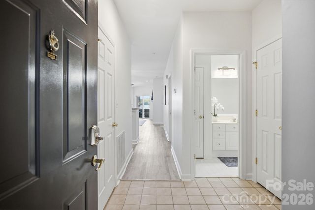 915 Northeast Drive 4, Davidson, NC 28036