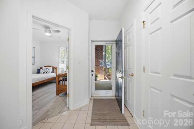 915 Northeast Drive 4, Davidson, NC 28036