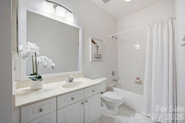 915 Northeast Drive 4, Davidson, NC 28036