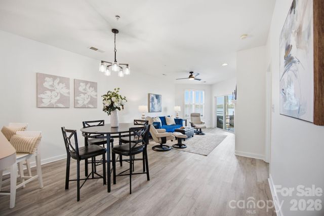 915 Northeast Drive 4, Davidson, NC 28036