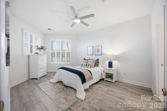 915 Northeast Drive 4, Davidson, NC 28036