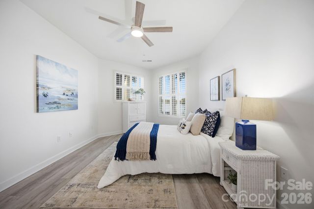 915 Northeast Drive 4, Davidson, NC 28036
